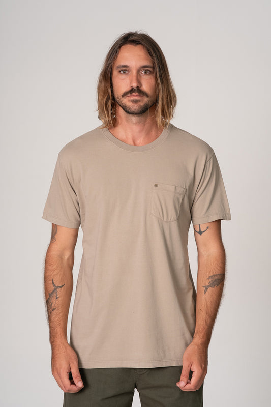 Camiseta Pocket Basic Caqui