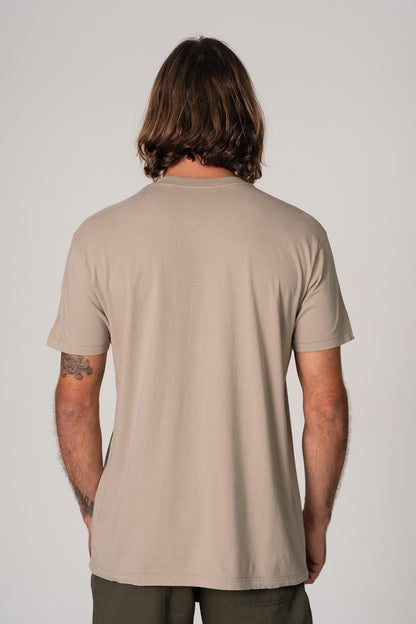 Camiseta Pocket Basic Caqui