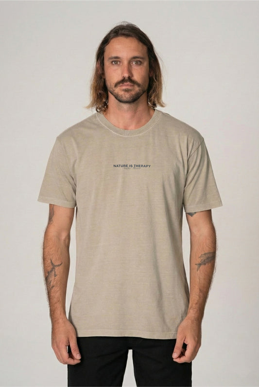Camiseta Nature Is Therapy Caqui